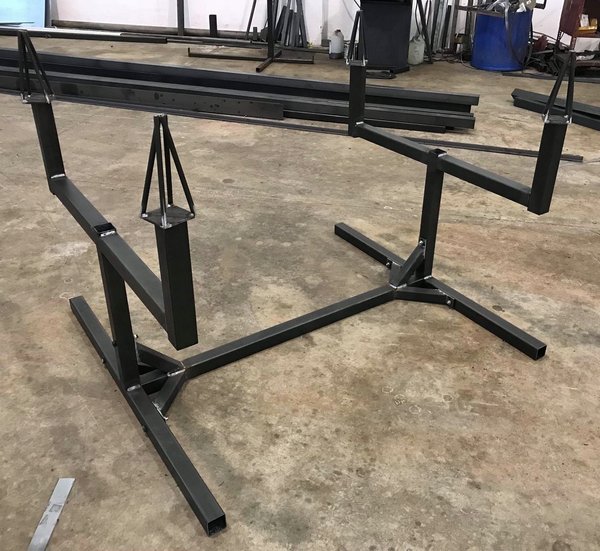 Alloy wheel stand for preparation and spraying